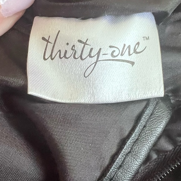 Vintage Thirty-One Black and Gray Shoulder Bag with Floral Design - Picture 8 of 10